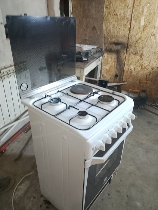 Продам газовую плиту