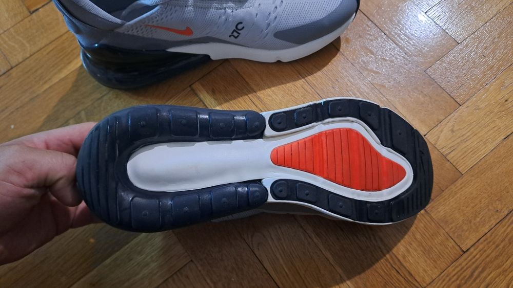 Nike AIR MAX 270 SC