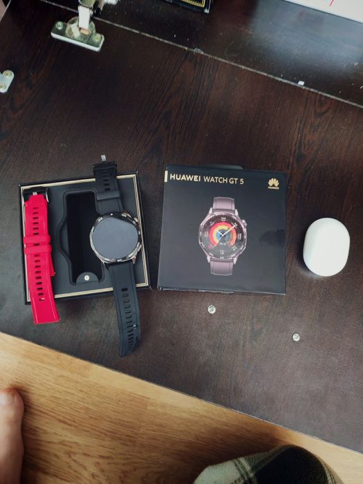 Pachet Huawei Smart watch GT5 + căști redmi