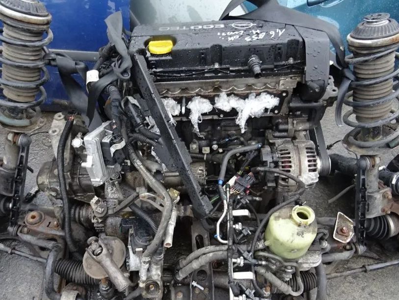 Vand Motor Opel Astra H 1.6 Benzina Z16XEP din 2006 fara anexe
