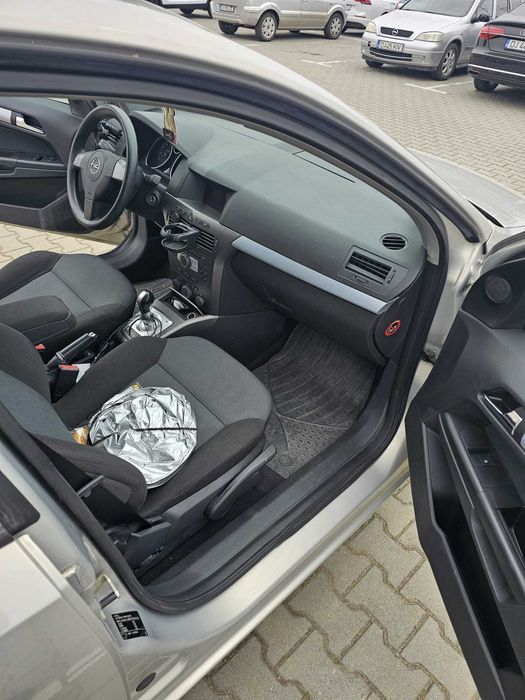 Vând Opel Astra h