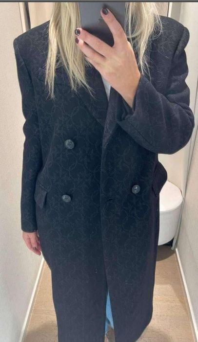 Pinko вълнено палто 
Размер 38
Налично само 1бр
Нямам