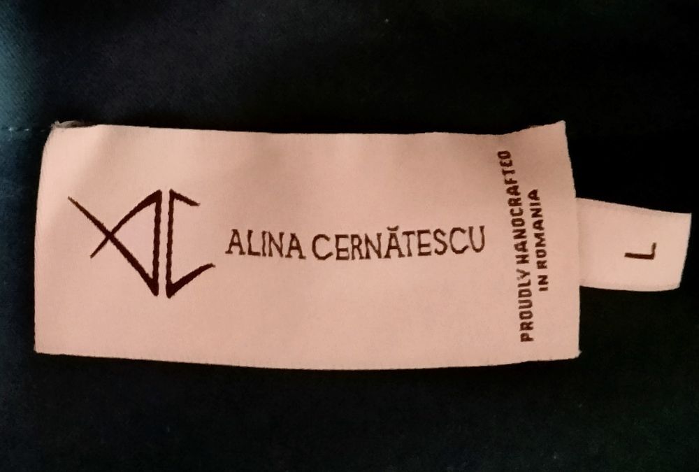 Sacou de seară Alina Cernătescu de culoare verde smarald nou fără etichetă, pentru mai multe detalii, aștept mesaje!
