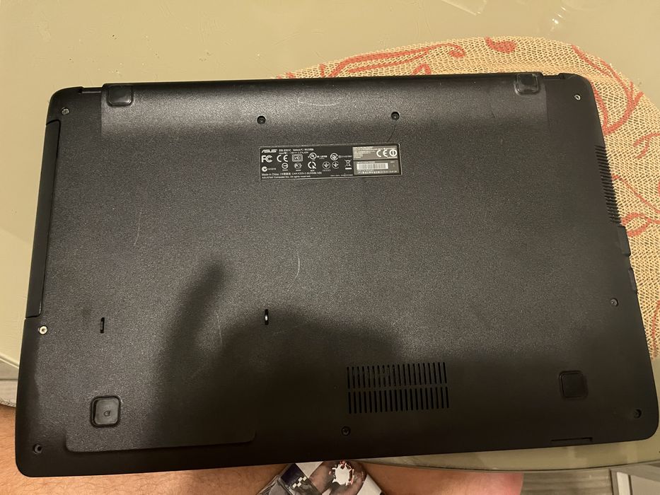 Laptop ASUS X551C | Ecran 15.6" | Upgrade SSD 240GB | Baterie NOUĂ (Sănătate 100%) |