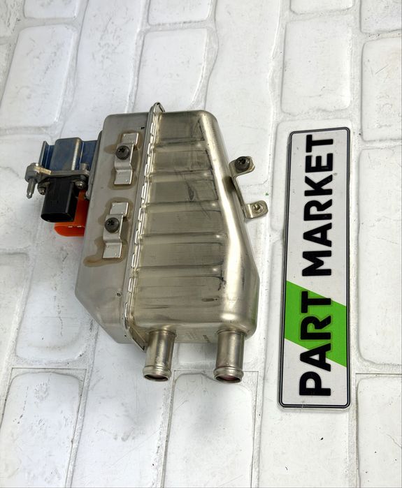 Топлообменник AUDI A6 A7 C8 E TRON Q8 E TRON VW PASSAT B8 3Q0963231E