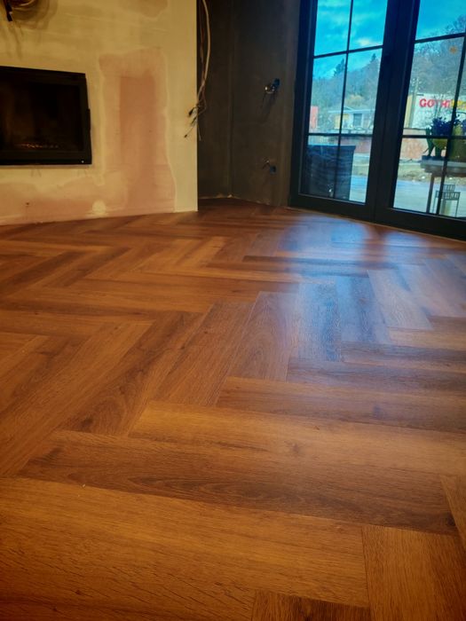 Професионален монтаж на паркет