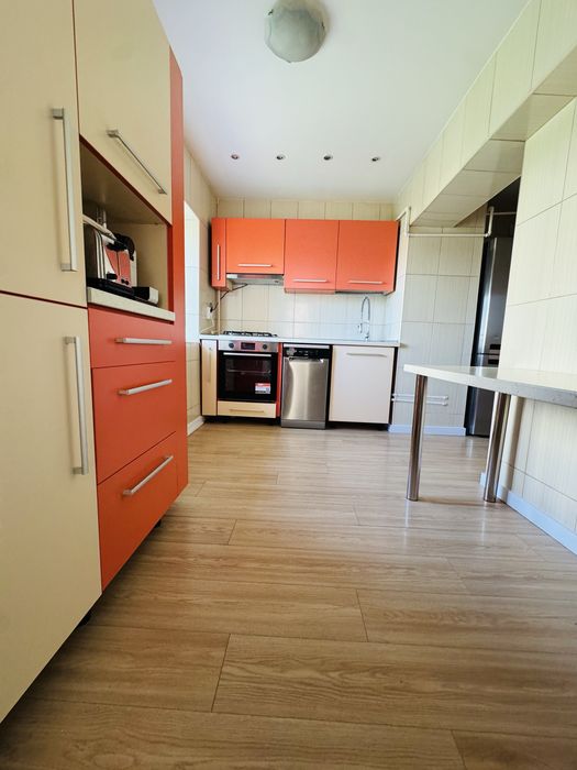 Inchiriez apartament calea calarasilor 120 mp