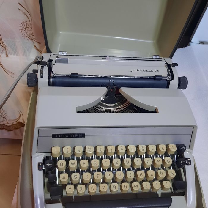 Mașină de scris Triumph Gabriele 25