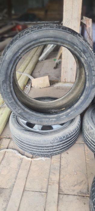Li9 shina 295/40R20 106 V