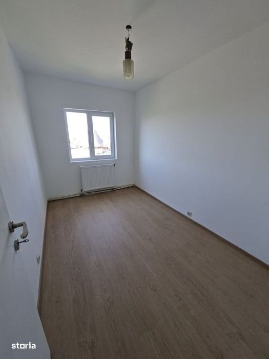 Apartament 3 camere, et. 3,  54 mp utili