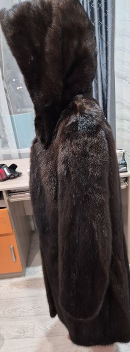 Продам норковую шубу