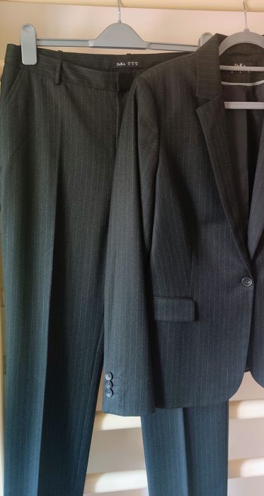 Costum office Dika cu pantaloni gri cu dungi
