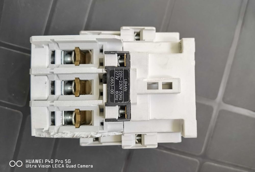 Контактор силов AEG