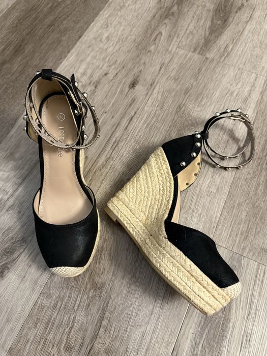 Sandale CCC cu talpa inalta