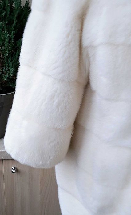 Haina de blana Vizon , blană nurcă ,   alb color