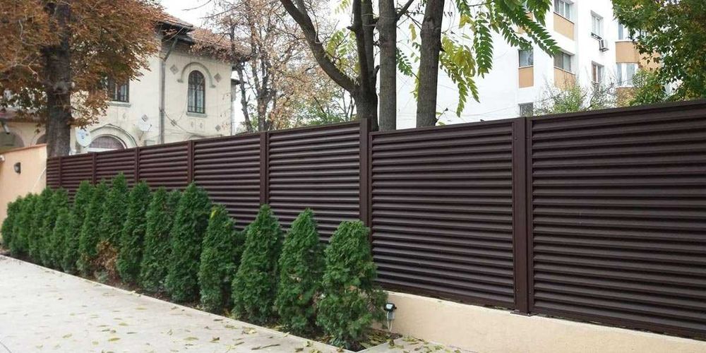 Garduri din panou stil jaluzele, sipca metalica, tabla, BCA si plasa