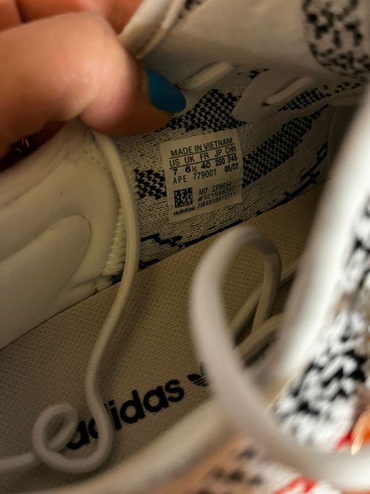 Adidas yeezy boost sply zebra