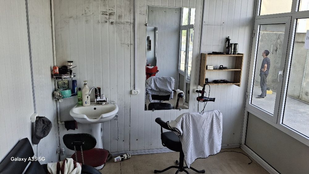 Ko'chma  butka sotiladi  razmeri  3x4 ..