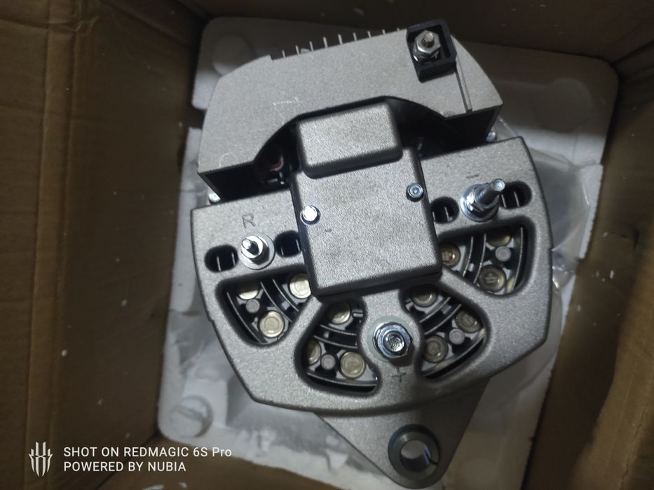 Генератор на комбайн Case, new Holland