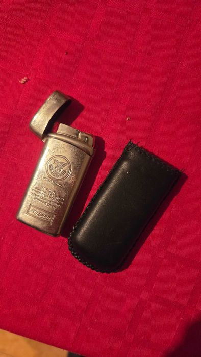 Bricheta antivant (wind-proof) Numarul 5888 cu husa de piele