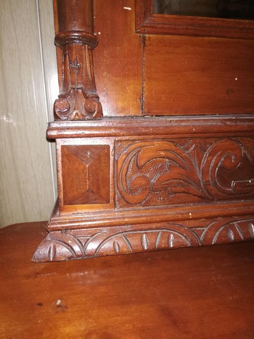 Старинна маса с огледало