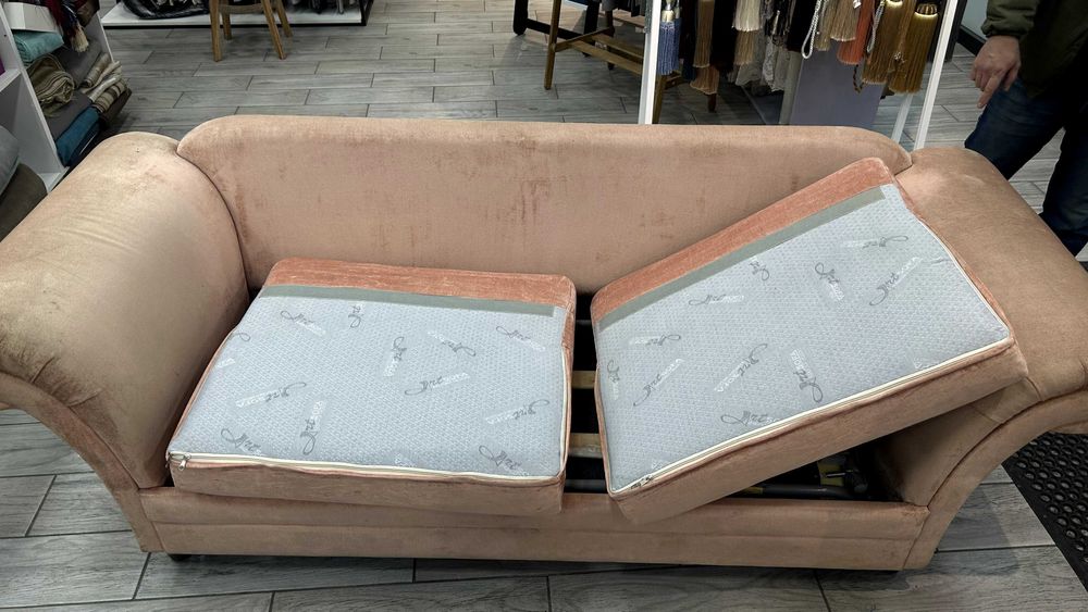 Продам Диван в хорошем состоянии