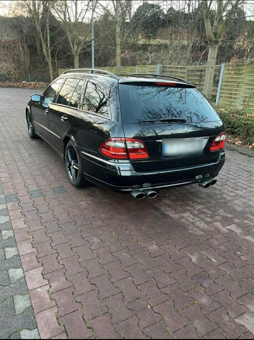 Vand sau schimb Mercedes benz E320 CDI avantgard 2005 stare buna