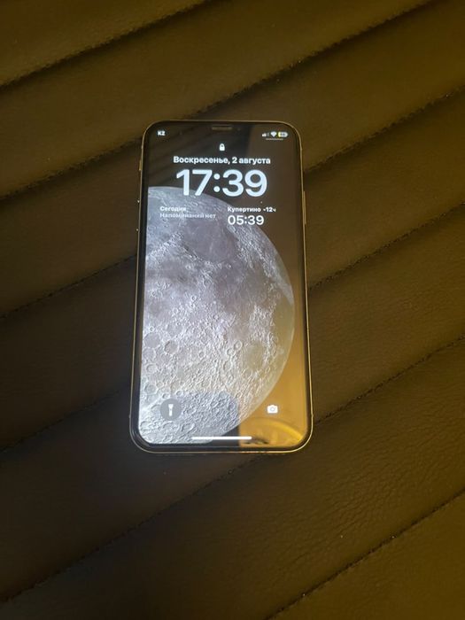 iPhone X на 64 ГБ в идеальном состоянии