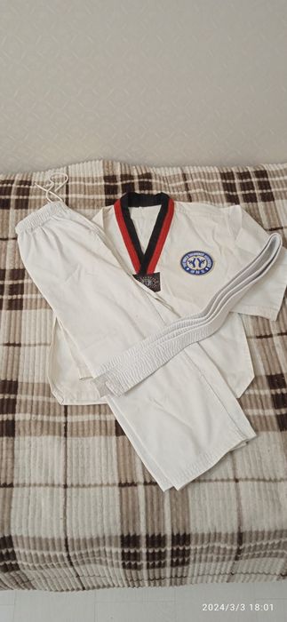 Продам кимоно таэквондо, каратэ детские