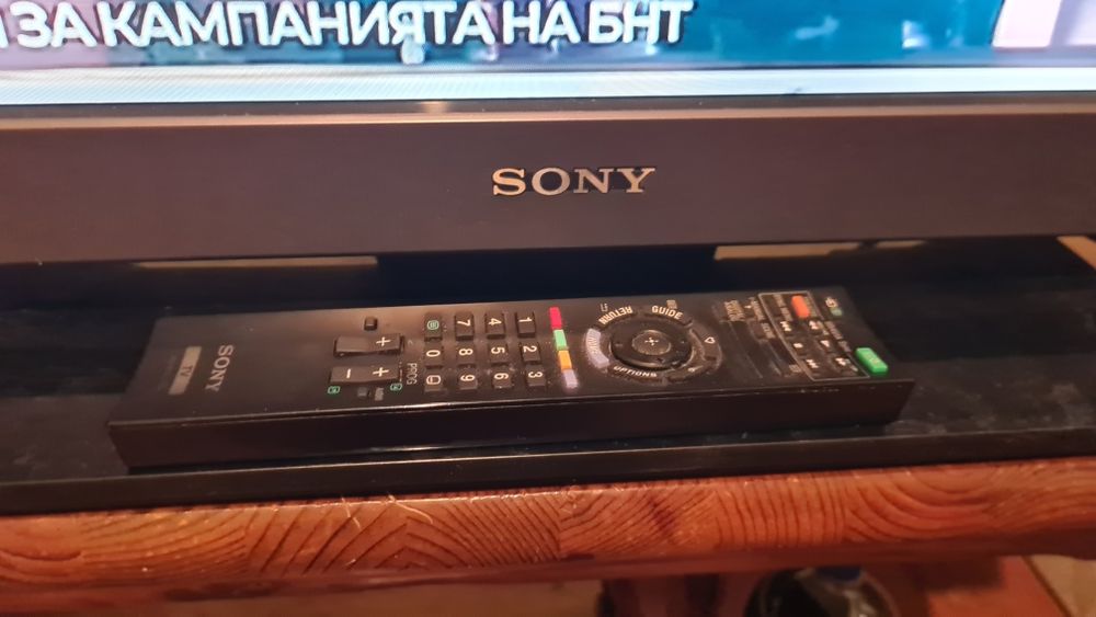 Продавам LCD TV SONY KDL-32EX401