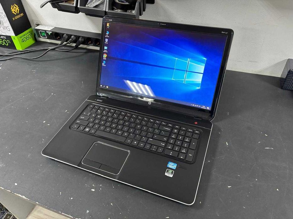 Ноутбук Hp CORE i5 работает шустро SSD