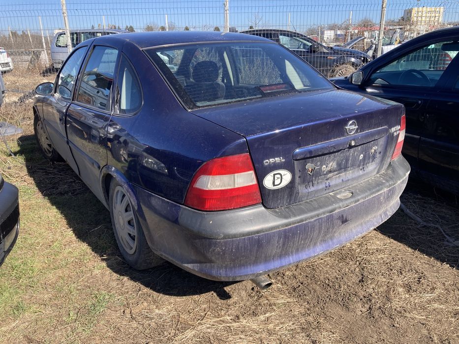 Продава се само на части Опел Вектра Б 1.6 16v Ecotek