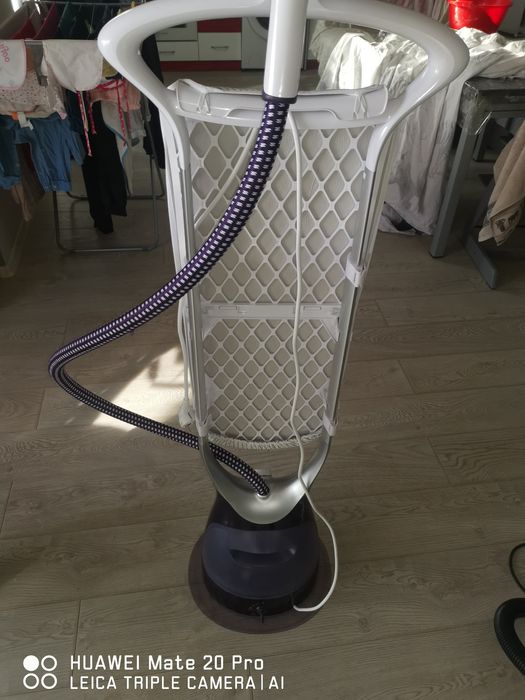 Продавам уред за гладене с пара PHILIPS