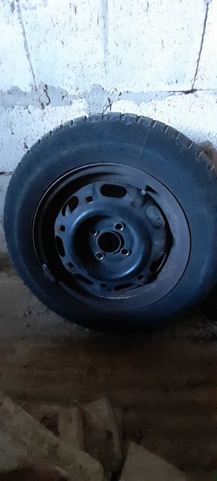 Автомобилни гуми с джанти