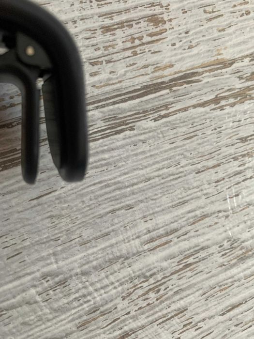 Магнитна стойка за телефон за кола – L-образна, алуминиева, стабилна