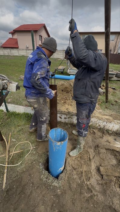 Foraje puturi apa mica adancime trepied (max 25m) teava Pvc albastra