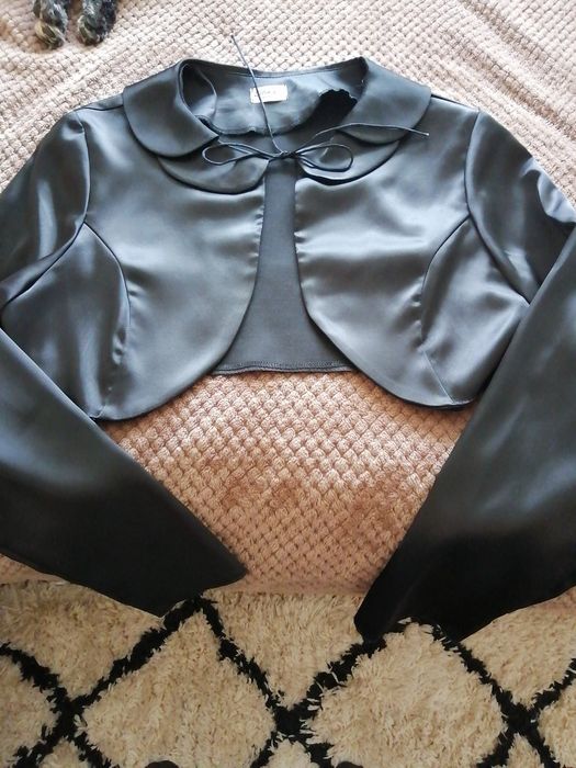 Vând bolero culoare neagra
