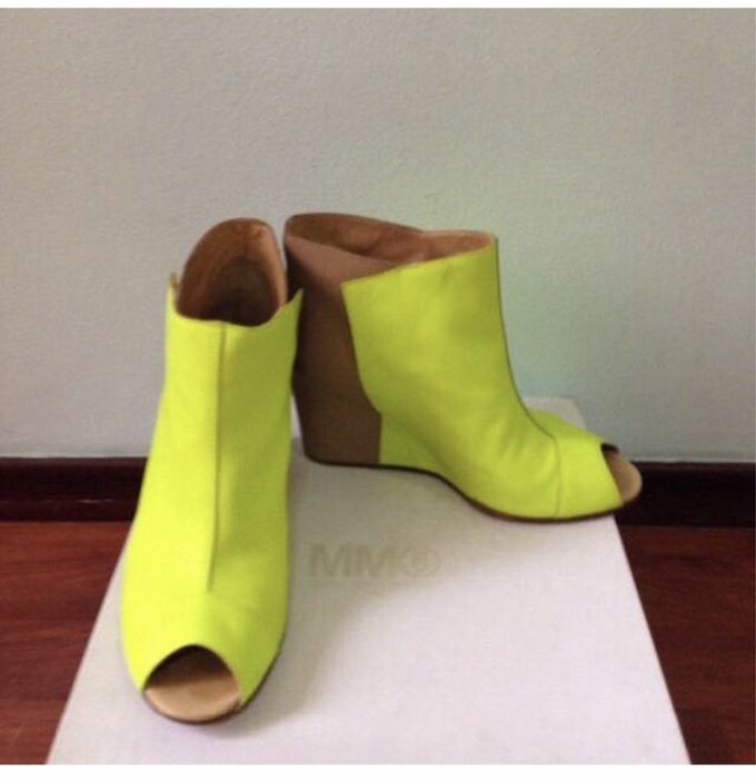 Продаю женские  ботильоны