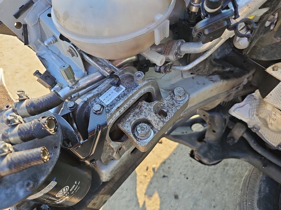 Tampon motor dreapta Skoda Superb III (3V3) [Fabr 2015-prezent] 5Q0199