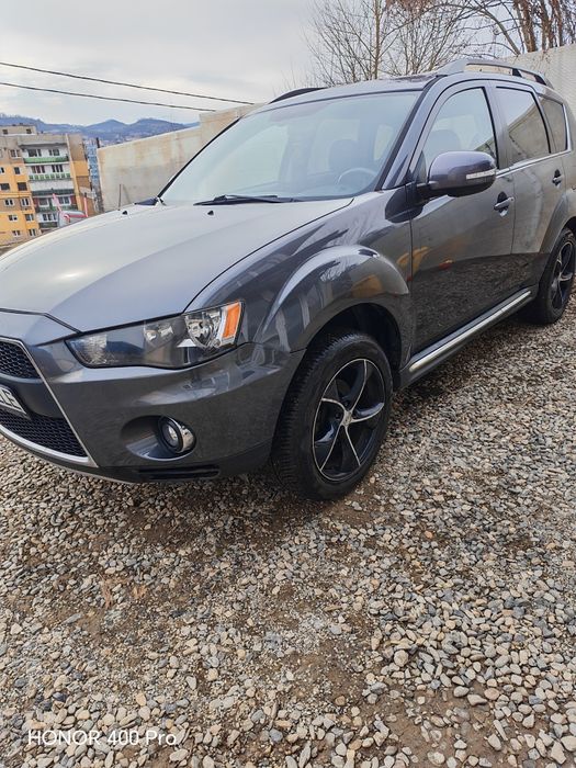 De vânzare Mitsubishi Outlander