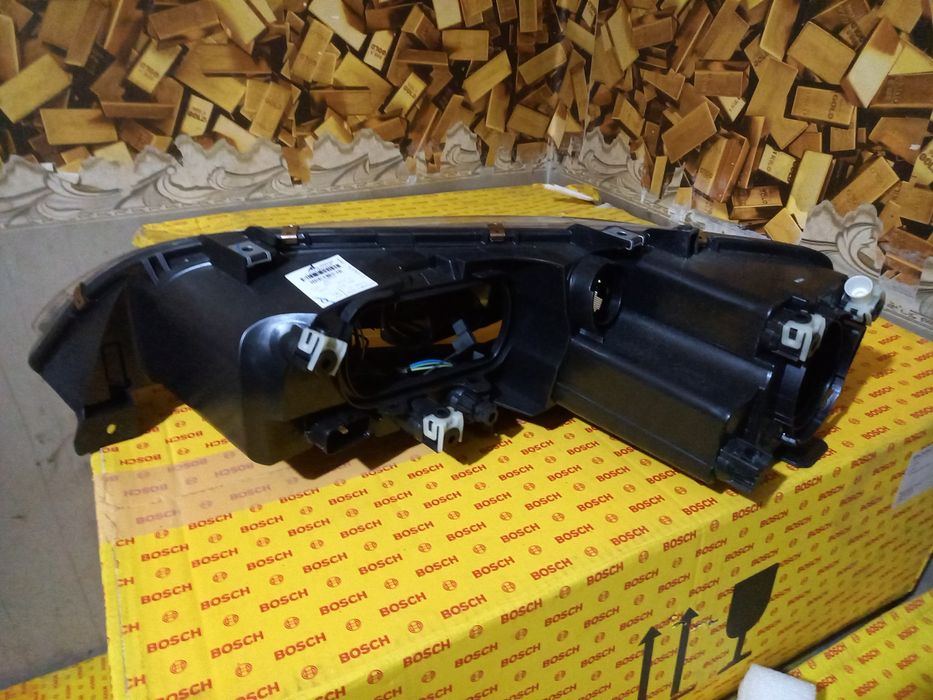 Фары на Мазда 6 новые Bosch