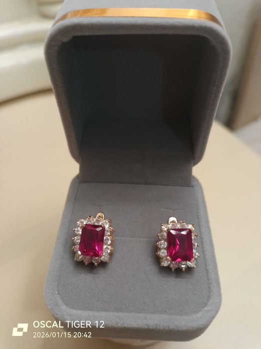 Продам серьги золотые