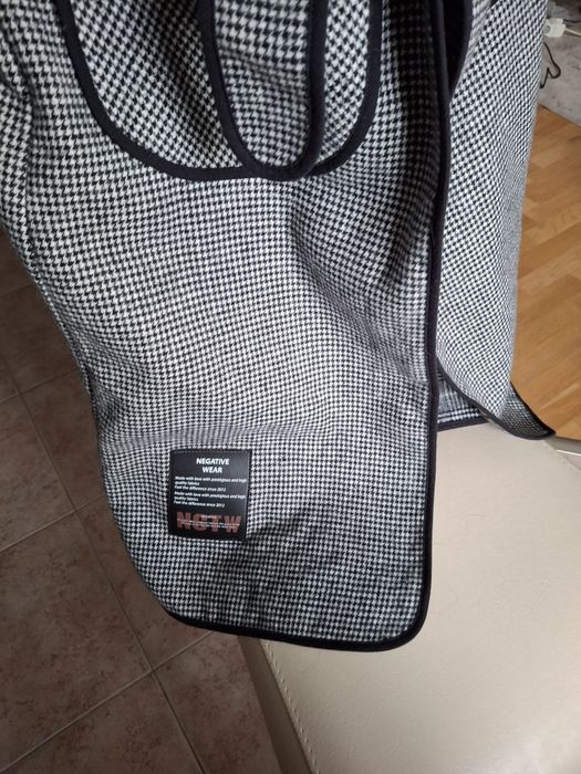 Палто на negative