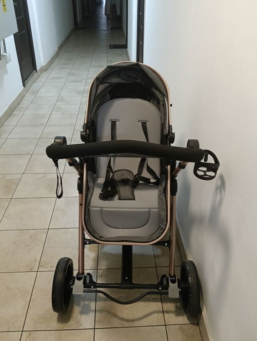 Cărucior 2in1 pentru copii .