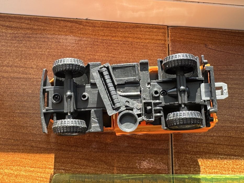 Machete metalice 1/32