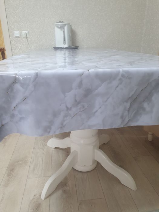 Продается стол и стулья