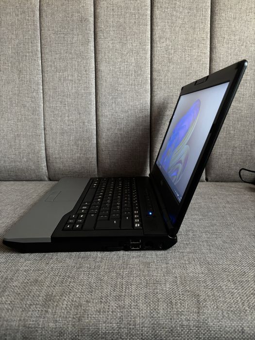 Лаптоп Fujitsu LifeBook Series S