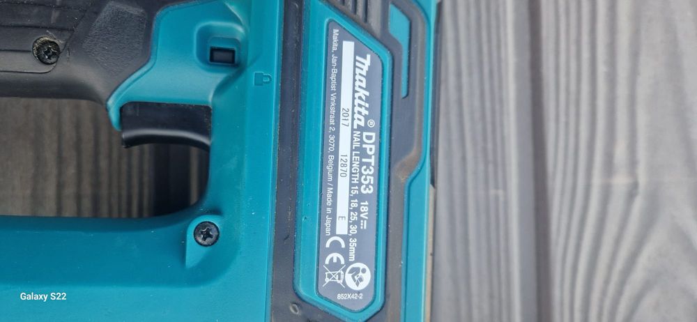 Makita pistol cuie,nivela cu linii