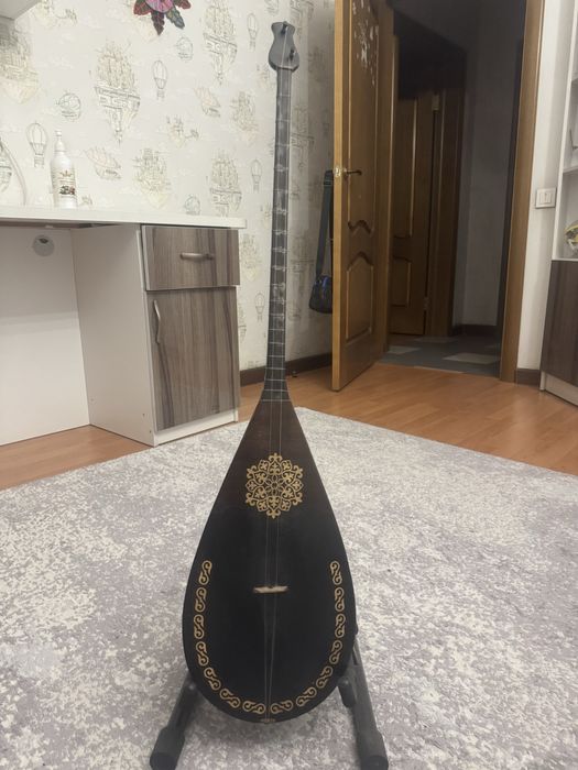 Домбыра, жангак агашы