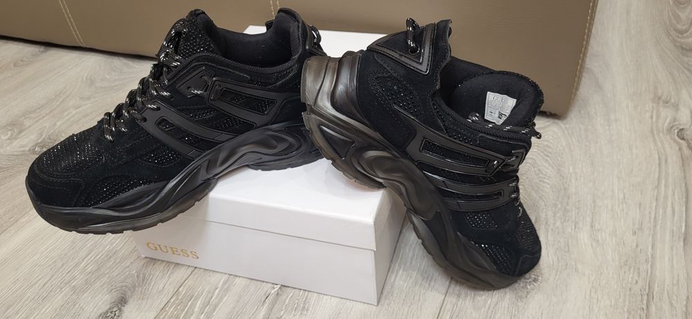 Дамски оригинални сникърси Guess